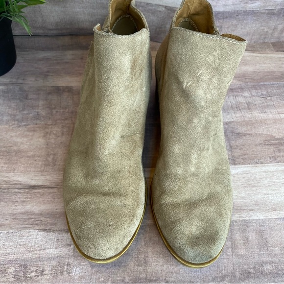 Lucky Brand Women’s “Barough” Taupe Suede Ankle Booties - Size: 7 - Picture 6 of 13
